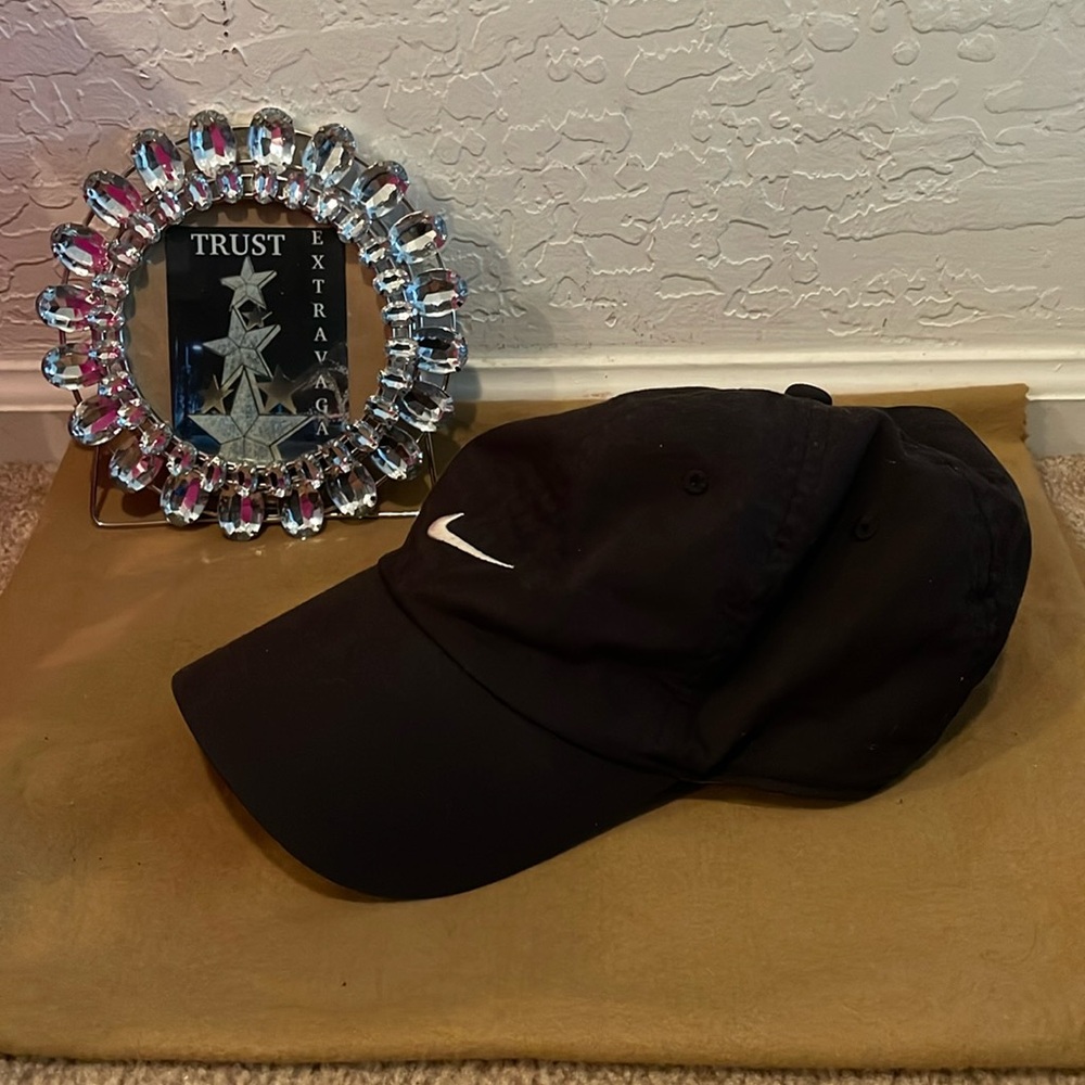 Nike Velcro Strapback Cap